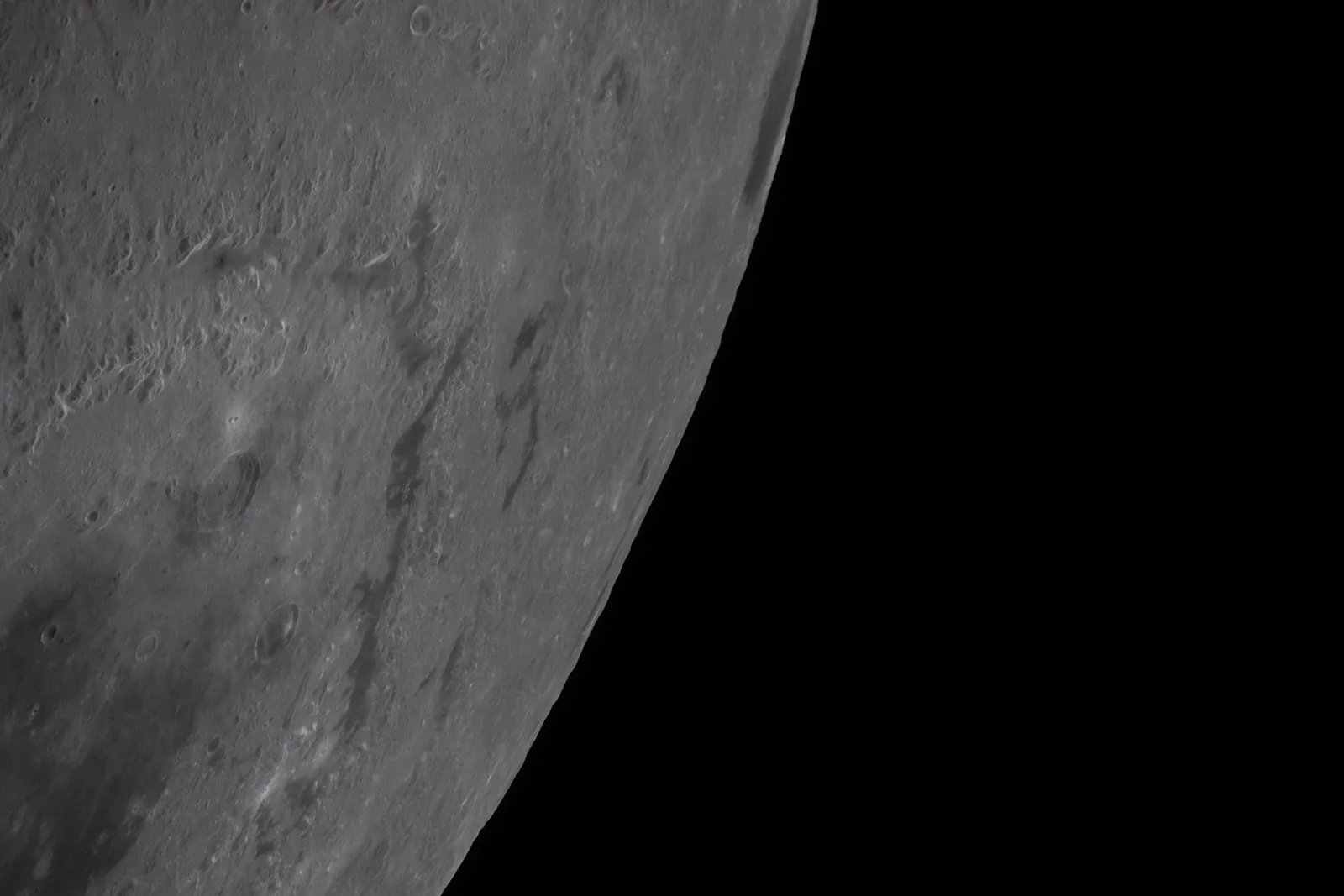 Artemis II photo ART002-E-10367: The lunar far side near Vavilov, from 7,901 km