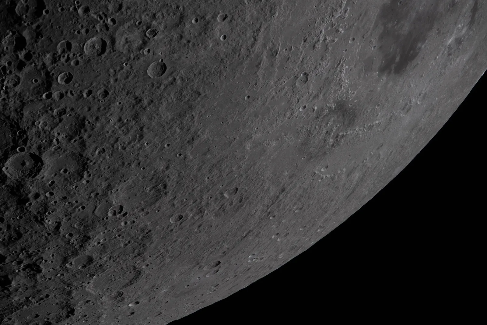 Artemis II photo ART002-E-10450: The lunar far side near Vavilov, from 7,825 km