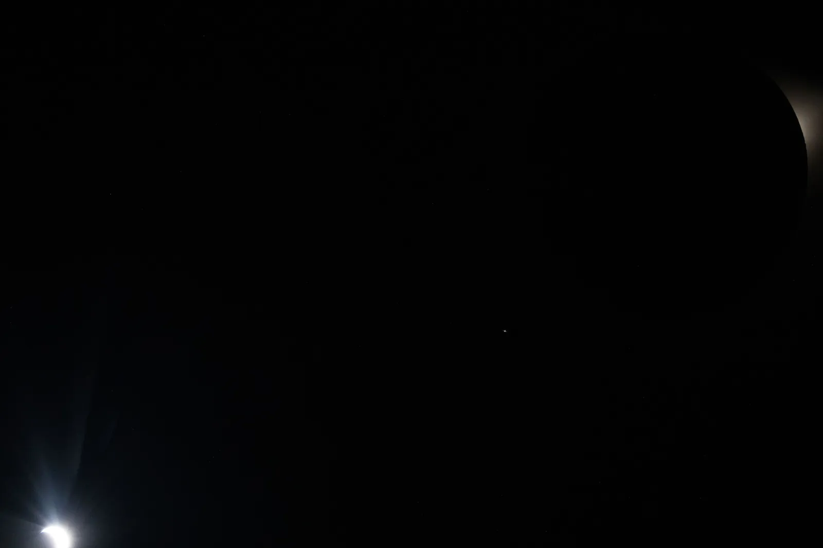 Artemis II photo ART002-E-15739: The solar eclipse from Orion at 00:37 UTC