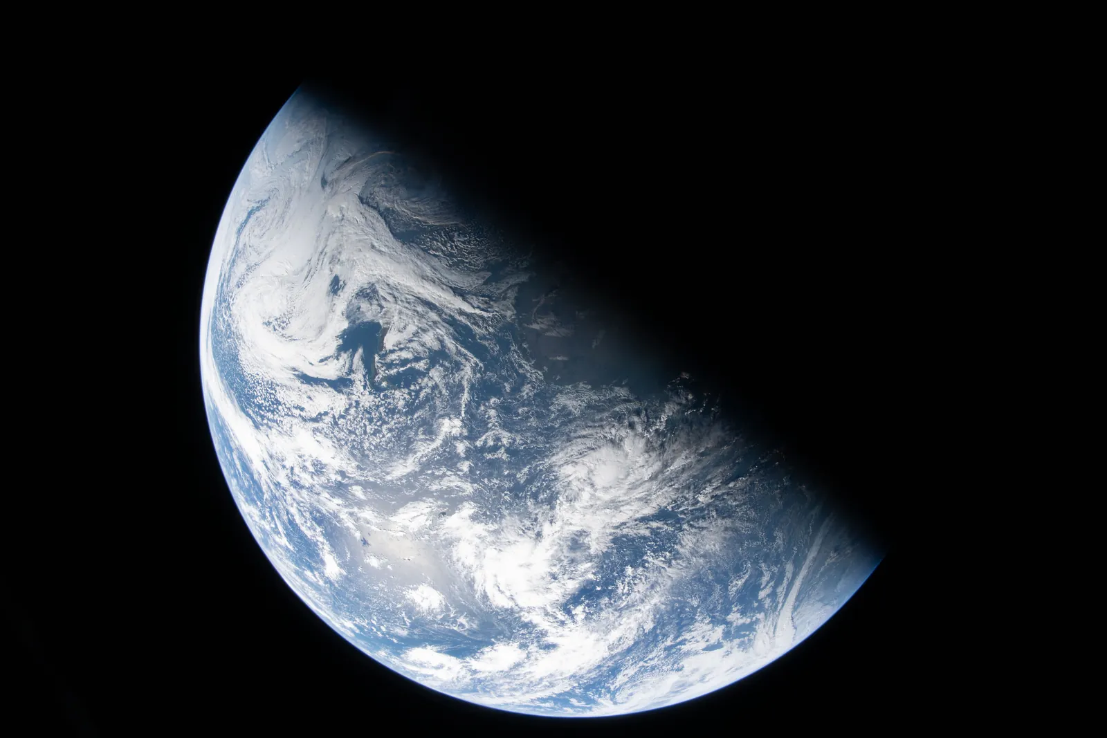 Artemis II photo ART002-E-190: Earth from high orbit, 36,962 km up