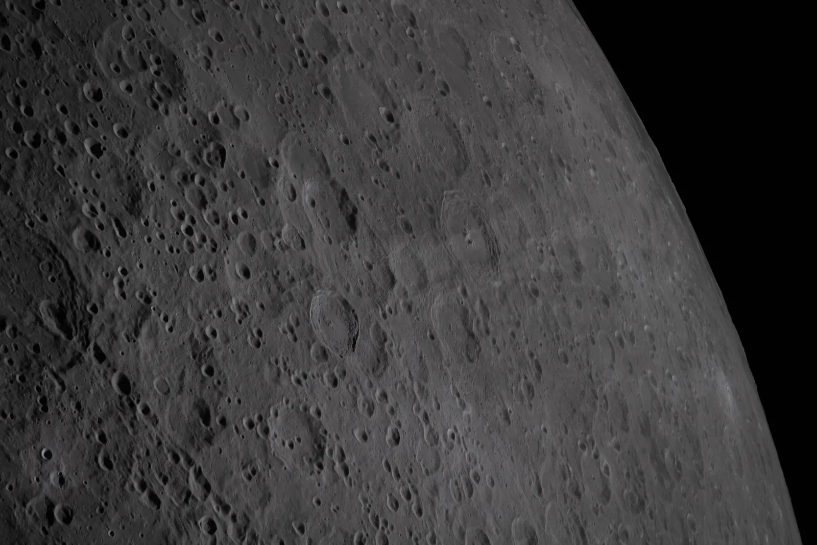 Artemis II photo ART002-E-19127: The lunar far side near Korolev, from 7,202 km