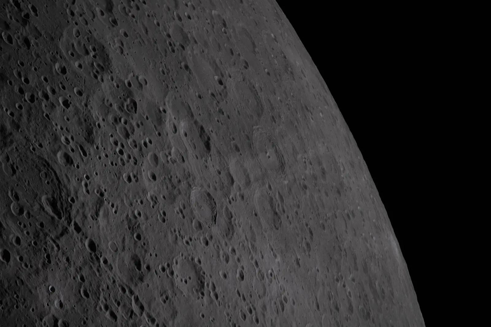 Artemis II photo ART002-E-19151: The lunar far side near Korolev, from 6,971 km