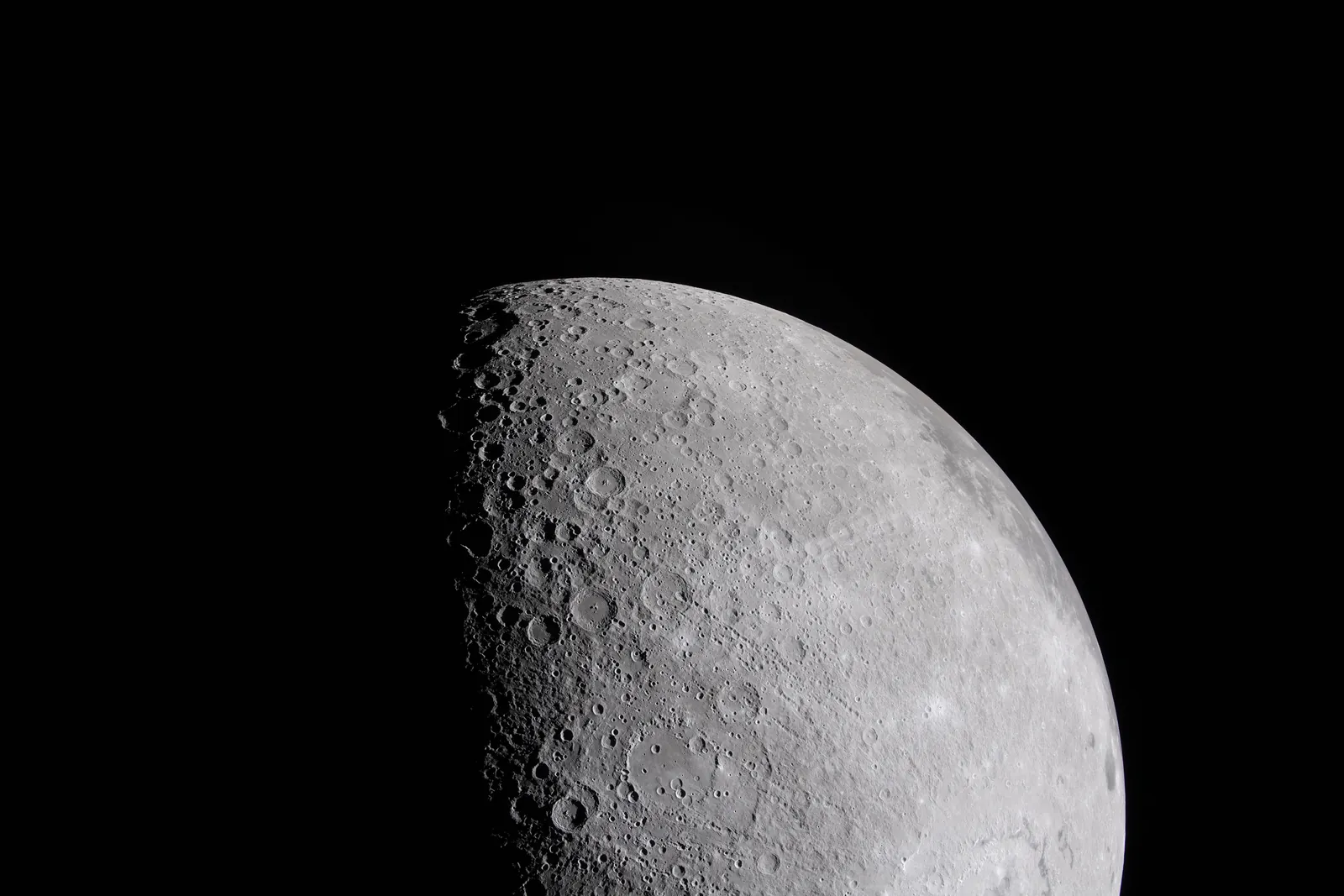 Artemis II photo ART002-E-20782: The lunar far side near Vavilov, from 8,488 km