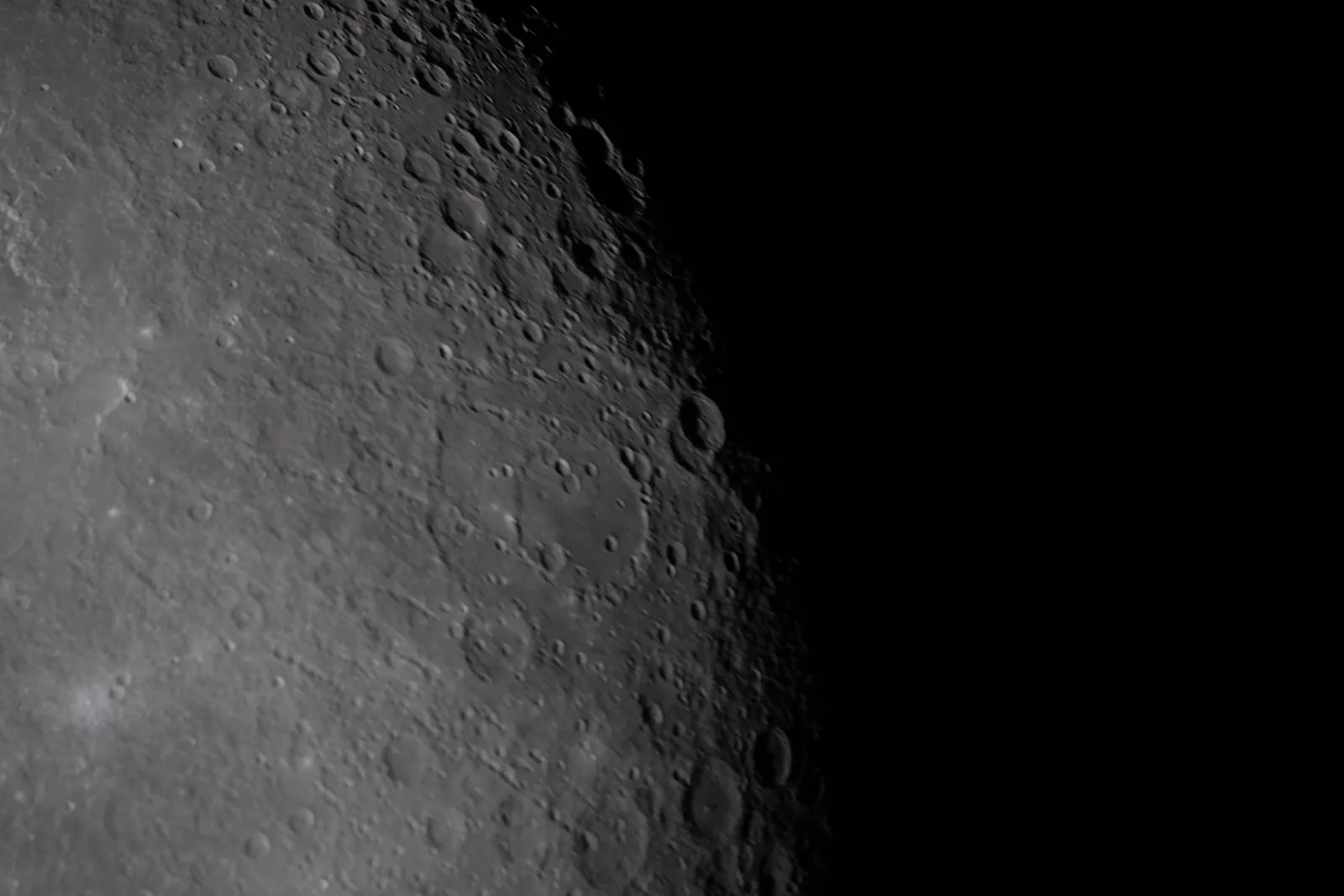 Artemis II photo ART002-E-24250: The Moon on approach, 21,694 km away
