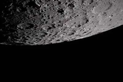 Artemis II photo ART002-E-10336: The lunar far side near Vavilov, from 7,914 km