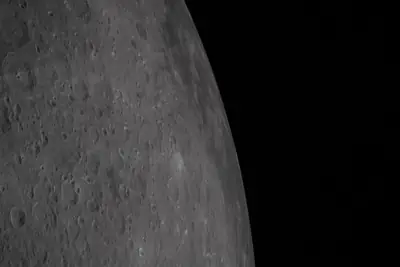 Artemis II photo ART002-E-10382: The lunar far side near Vavilov, from 7,895 km