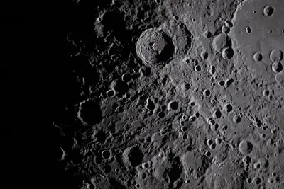 Artemis II photo ART002-E-10475: The lunar far side near Vavilov, from 7,717 km