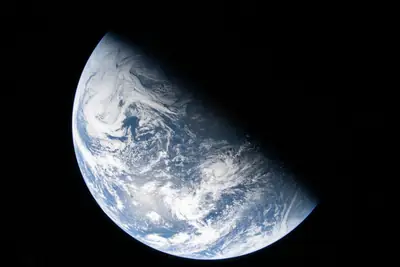 Artemis II photo ART002-E-190: Earth from high orbit, 36,962 km up