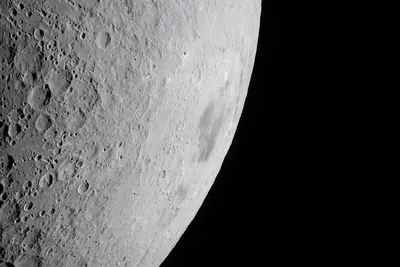 Artemis II photo ART002-E-19144: The lunar far side near Korolev, from 7,145 km