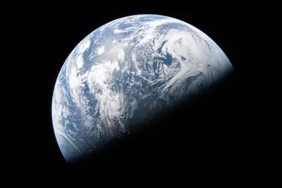 Artemis II photo ART002-E-23508: Earth from high orbit, 36,899 km up