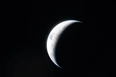 Artemis II photo ART002-E-24010: The Moon ahead, 133,974 km away