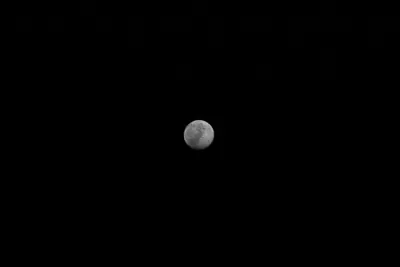 Artemis II photo ART002-E-24042: The Moon ahead, 103,335 km away