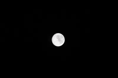 Artemis II photo ART002-E-24177: The Moon ahead, 68,532 km away