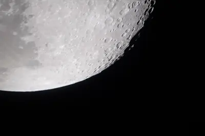 Artemis II photo ART002-E-24270: The Moon on approach, 21,672 km away