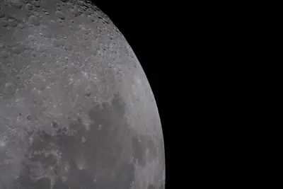 Artemis II photo ART002-E-24478: The Moon on approach, 21,942 km away