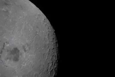 Artemis II photo ART002-E-25815: The Moon on approach, 25,609 km away