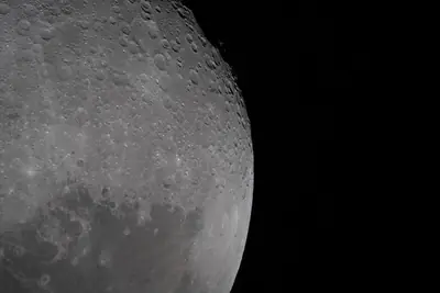 Artemis II photo ART002-E-26019: The Moon on approach, 24,833 km away