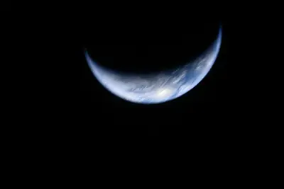Artemis II photo ART002-E-27866: Looking back at the Moon, 171,573 km behind