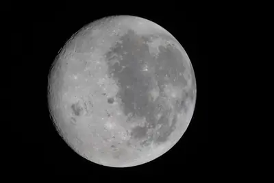 Artemis II photo ART002-E-28731: The Moon ahead, 68,039 km away