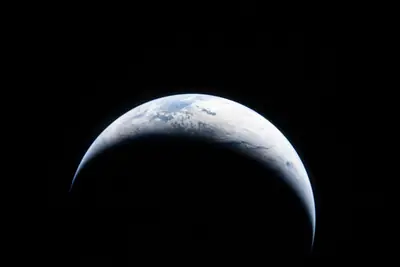 Artemis II photo ART002-E-4447: Earth from 228,348 km, on the way to the Moon