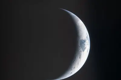 Artemis II photo ART002-E-4466: Earth from 233,159 km, on the way to the Moon