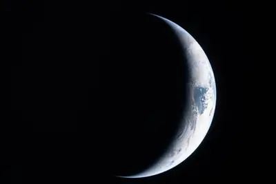 Artemis II photo ART002-E-4474: Earth from 233,431 km, on the way to the Moon