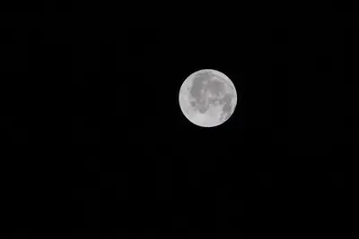 Artemis II photo ART002-E-9168: The Moon, still 236,000 km ahead