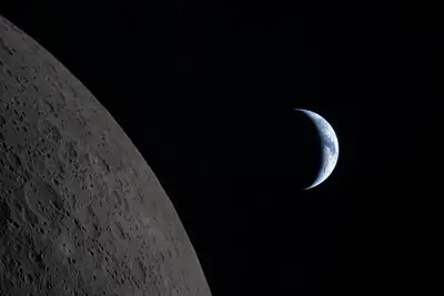 Artemis II photo ART002-E-9285: Earthset at 22:35 UTC: Earth sinking behind the Moon