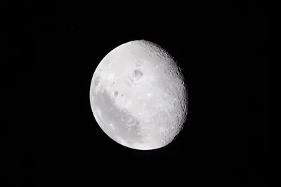 Artemis II photo ART002-E-9582: The Moon on approach, 18,490 km away